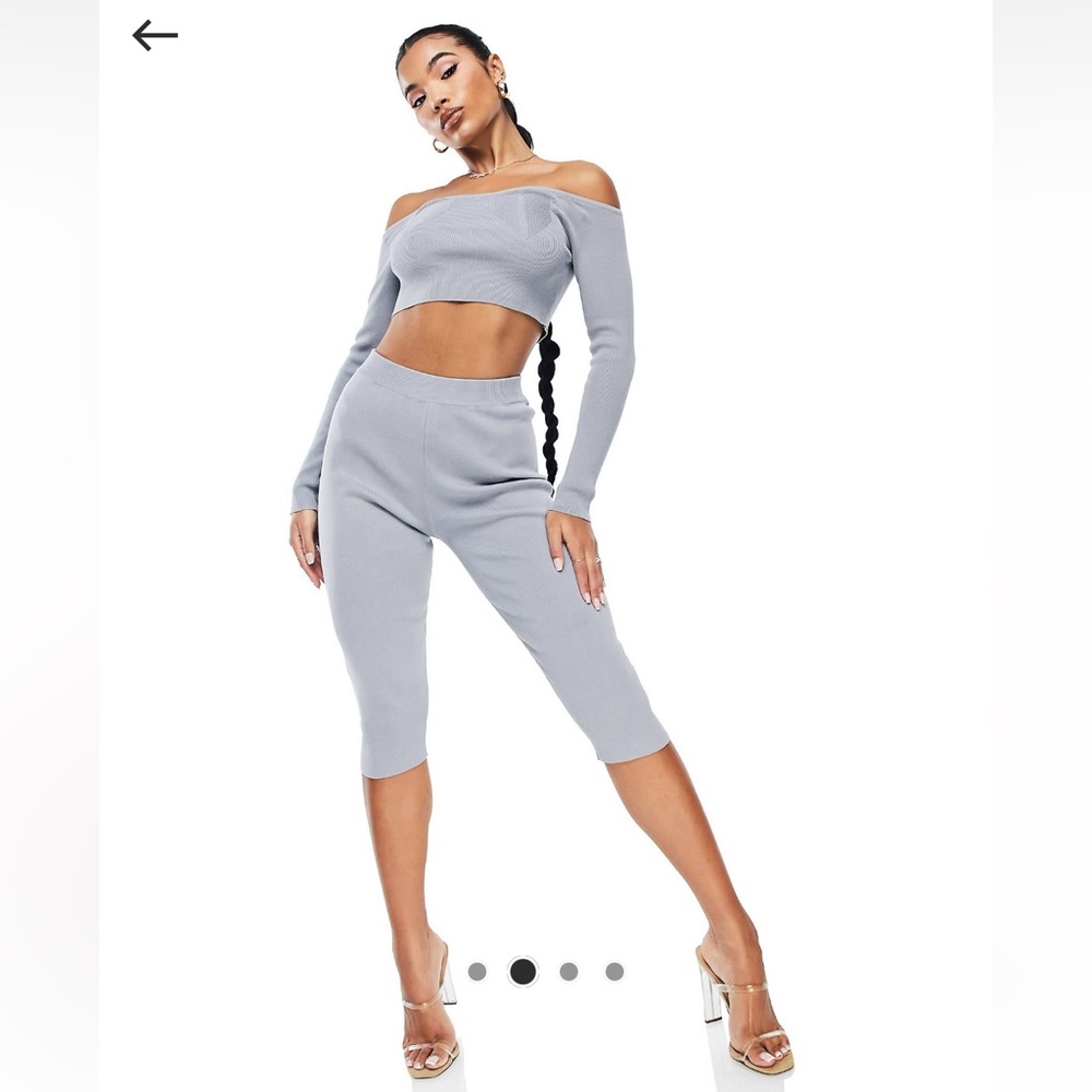 Knitted legging short set in gray.